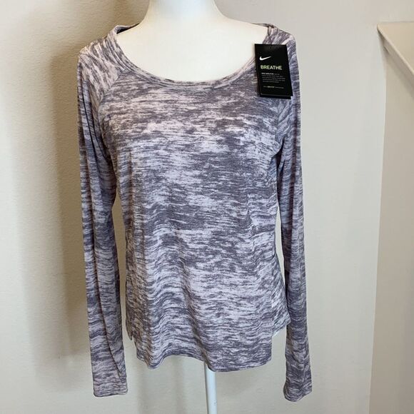 Women’s Nike Top  - Picture 1 of 7